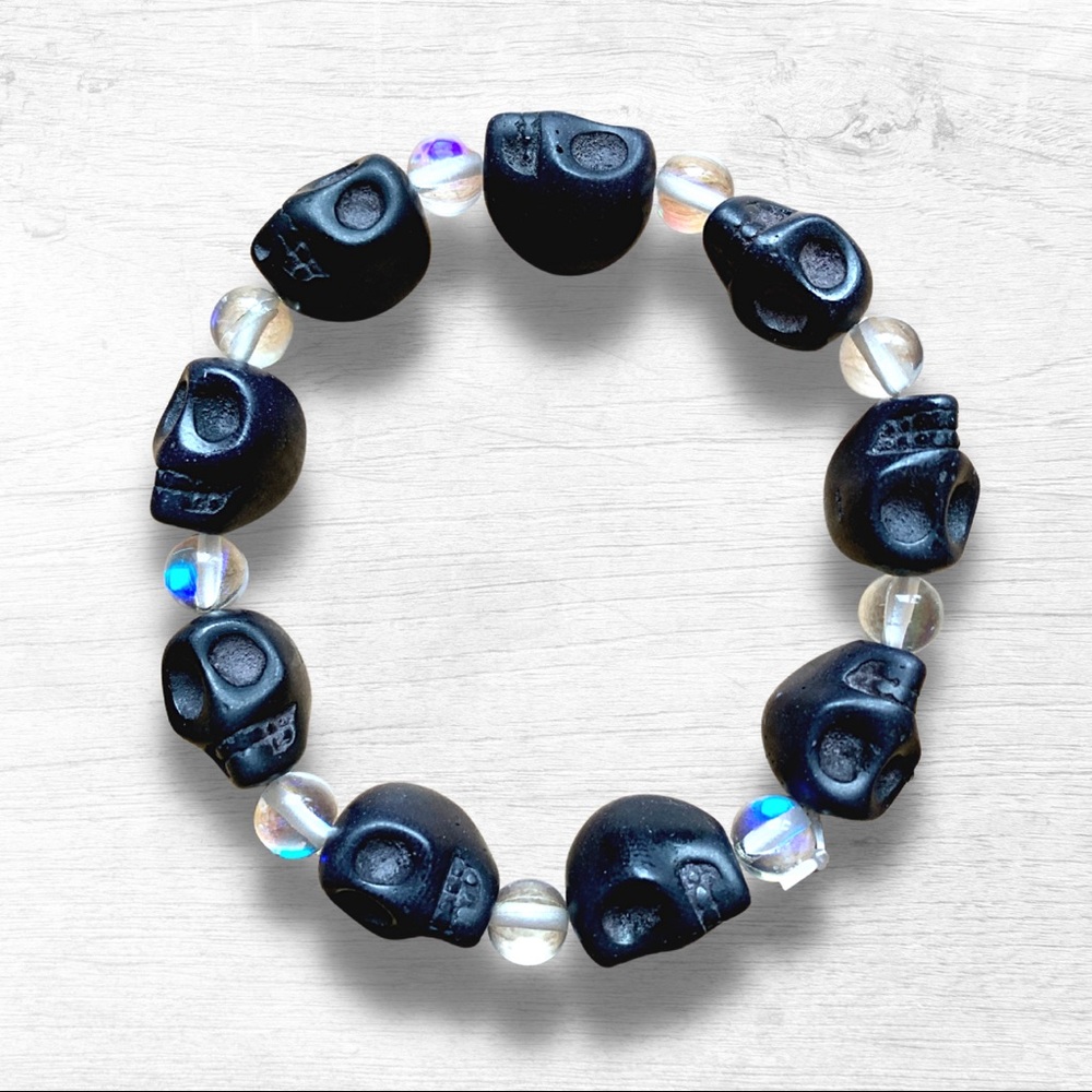 ⭐️ Handmade Black Skull Stretch Bracelet